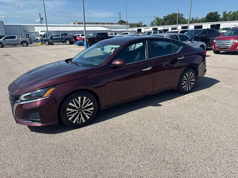 Used 2023 Nissan Altima 2.5 SV FWD image 25