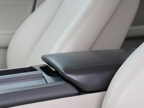 Used 2020 Lincoln MKZ image 26