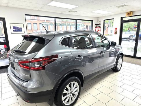 Used 2022 Nissan Rogue Sport SV image 9