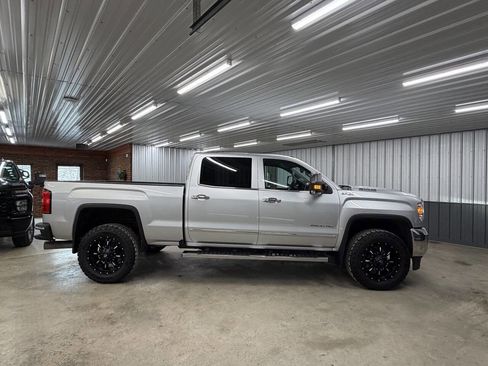 Used 2019 GMC Sierra 2500 SLT w/ Duramax Plus Package image 2