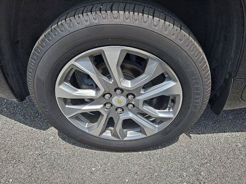 Used 2019 Chevrolet Traverse Premier w/ Driver Confidence II Package FWD image 10