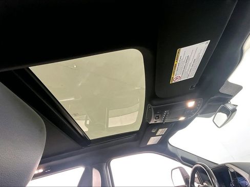 Used 2022 Ford F350 Lariat w/ Black Appearance Package image 22