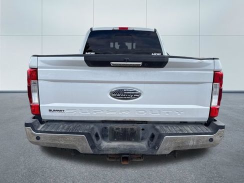 Used 2017 Ford F250 Lariat w/ Lariat Value Package AWD/4WD image 3