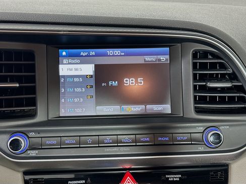 Used 2020 Hyundai Elantra SEL FWD image 19