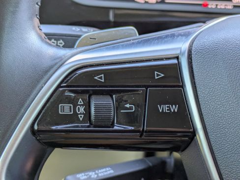 Used 2019 Audi e-tron Prestige w/ Prestige Package image 32