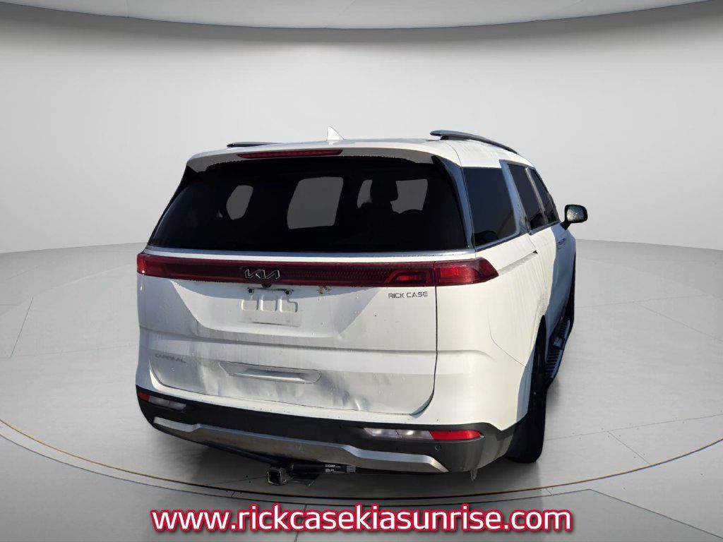 Used 2023 Kia Carnival SX FWD image 4