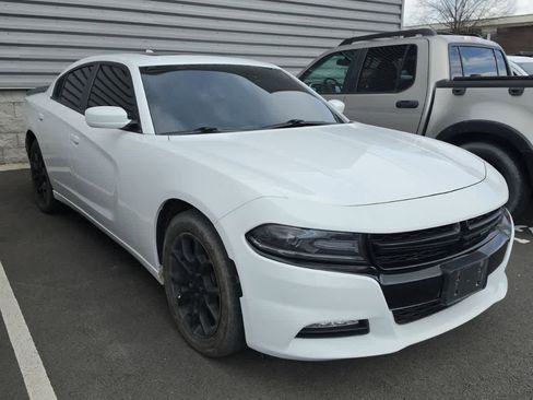 Used 2016 Dodge Charger SXT w/ AWD Plus Group image 2