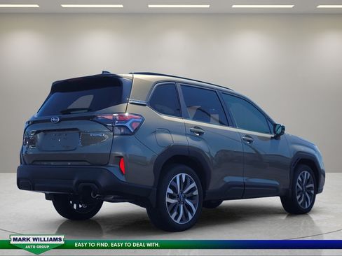 Used 2025 Subaru Forester Touring AWD/4WD image 4