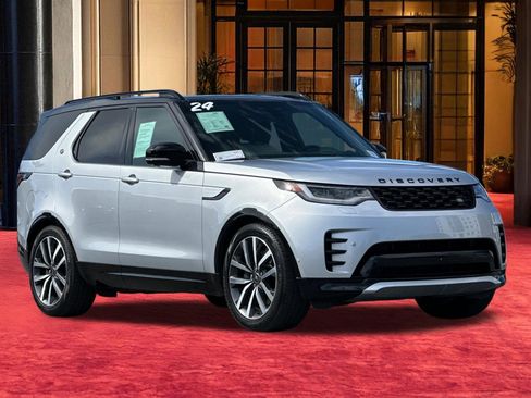 Used 2024 Land Rover Discovery Dynamic SE image 8