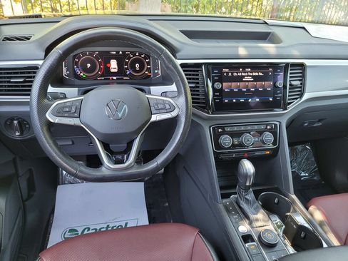 Used 2022 Volkswagen Atlas Cross Sport SEL Premium R-Line AWD/4WD image 19