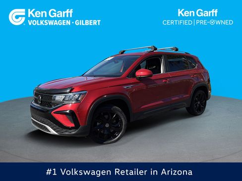 Used 2022 Volkswagen Taos SE image 1