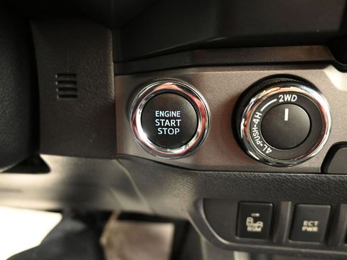 Used 2021 Toyota Tacoma TRD Off-Road image 28