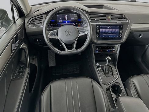 Used 2024 Volkswagen Tiguan SE image 23