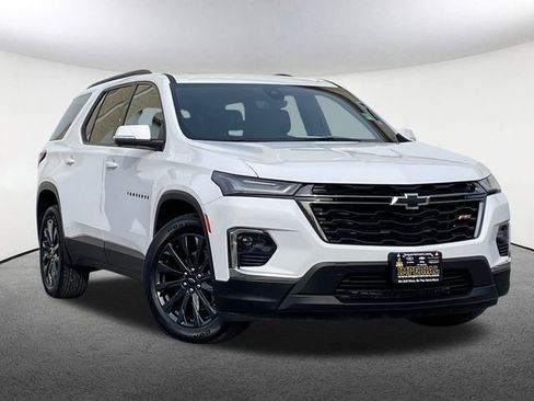 Used 2024 Chevrolet Traverse RS image 2