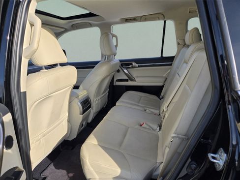 Used 2021 Lexus GX 460 Luxury w/ Accessory Package AWD/4WD image 22