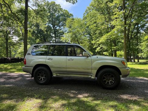 Used 2001 Toyota Land Cruiser AWD/4WD image 10