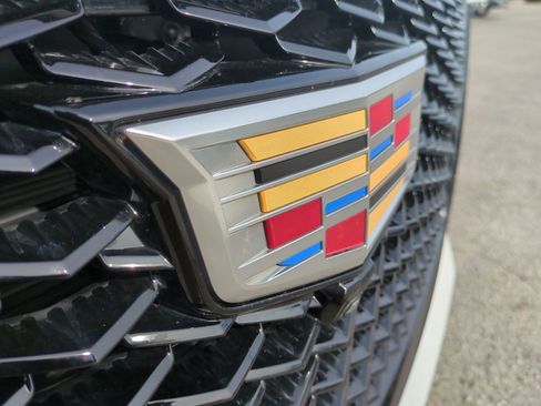 Certified 2025 Cadillac Escalade ESV Sport Platinum image 34