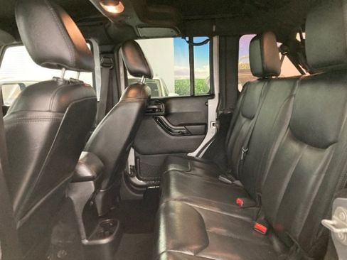 Used 2015 Jeep Wrangler Unlimited Sahara w/ Dual Top Group image 11