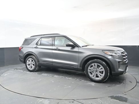 New 2026 Ford Explorer Active w/ Active Comfort Package image 7