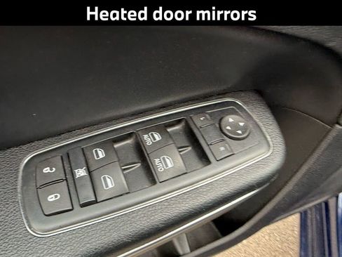 Used 2016 Chrysler 300 Limited image 12