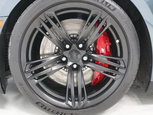 Used 2019 Chevrolet Camaro ZL1 image 29