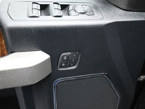 Used 2019 Ford F150 Lariat AWD/4WD image 12