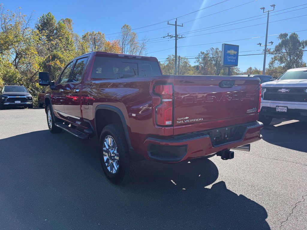 Used 2025 Chevrolet Silverado 2500 High Country w/ High Country Premium Package AWD/4WD image 3