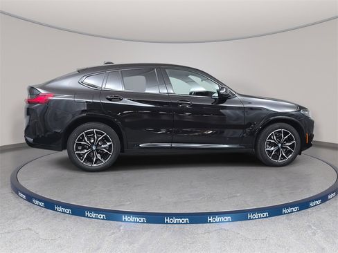 Used 2025 BMW X4 xDrive30i w/ Premium Package image 5