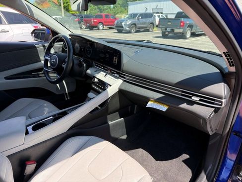 Used 2023 Hyundai Elantra Limited w/ Cargo Package FWD image 24