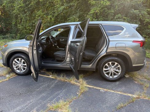 Used 2019 Hyundai Santa Fe SE FWD image 24