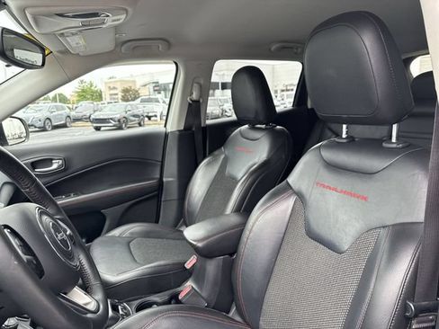 Used 2019 Jeep Compass Trailhawk AWD/4WD image 11