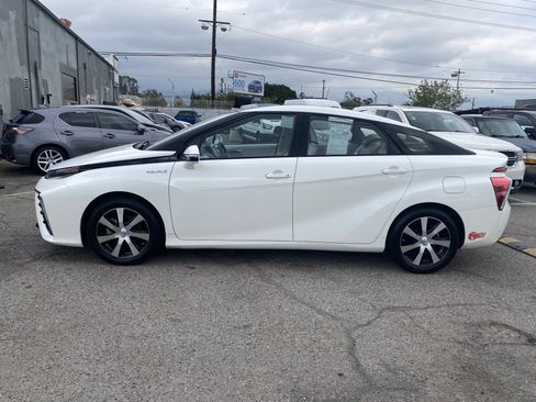 Used 2018 Toyota Mirai image 9