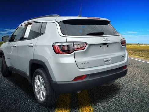 Certified 2024 Jeep Compass Latitude image 2