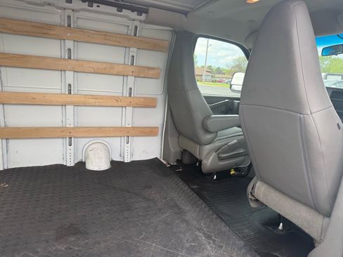 Used 2022 GMC Savana 2500 w/ Driver Convenience Package RWD image 18