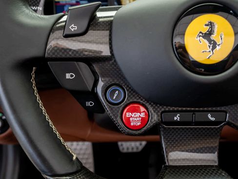 Used 2022 Ferrari 812 GTS RWD image 26