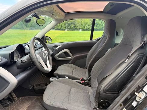 Used 2015 smart fortwo pure RWD image 7