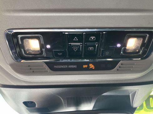 Used 2021 Lincoln Corsair AWD w/ Premium Package image 31