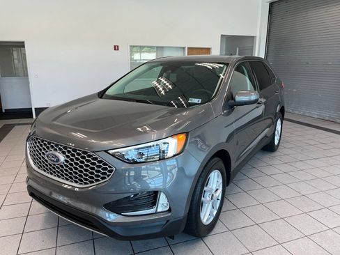 Used 2024 Ford Edge SEL w/ Convenience Package AWD/4WD image 4