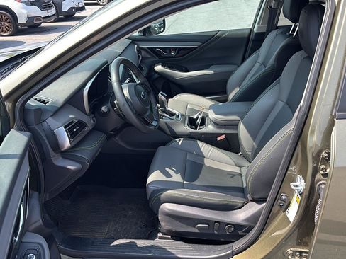 Used 2025 Subaru Outback Onyx Edition AWD/4WD image 13