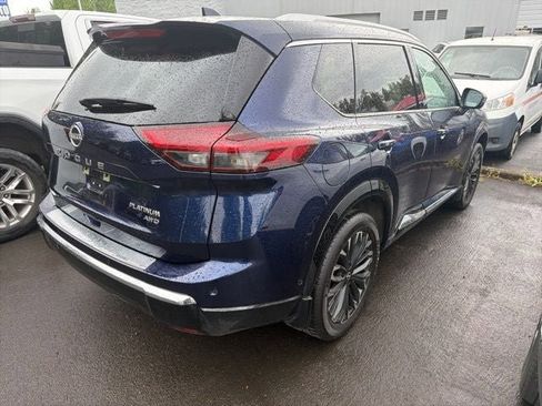 Used 2024 Nissan Rogue Platinum AWD/4WD image 2