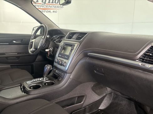 Used 2014 GMC Acadia SLE image 27