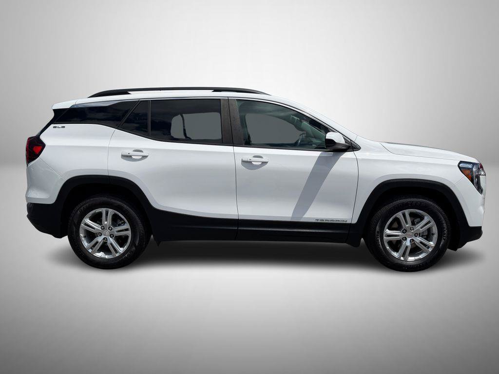 Used 2022 GMC Terrain SLE w/ Driver Convenience Package FWD image 5