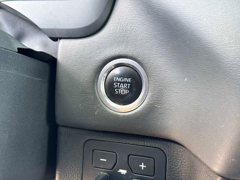 Used 2023 Toyota Tundra Platinum AWD/4WD image 29