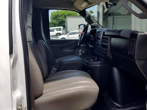Used 2018 Chevrolet Express 3500 image 16