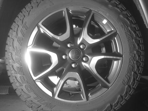 Used 2025 Jeep Compass Trailhawk AWD/4WD image 14