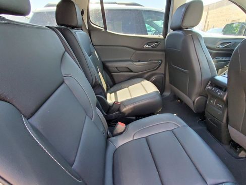 Used 2023 GMC Acadia SLT FWD image 6