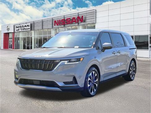 Used 2024 Kia Carnival EX image 8