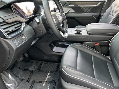 Used 2025 GMC Acadia Denali w/ Super Cruise Package AWD/4WD image 14