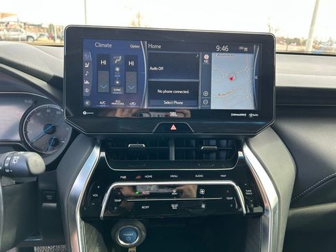 Used 2021 Toyota Venza XLE image 17