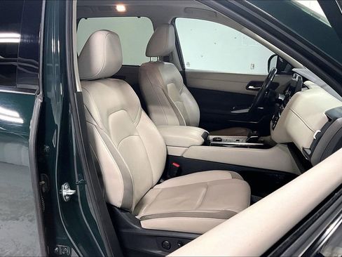 Used 2023 Nissan Pathfinder SL w/ SL Premium Package image 10